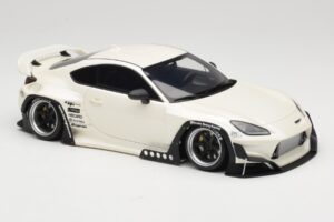 Toyota Pandem GR86 ZN8 Crystal White GT Spirit 1:18 GT498 Resina - imagem 4 de 6