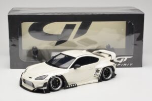 Toyota Pandem GR86 ZN8 Crystal White GT Spirit 1:18 GT498 Resina - imagem 6 de 6