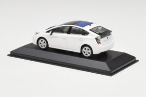 Toyota Prius XW30 Super Branco Minichamps 1:43 PRIUS001 Metal - imagem 3 de 4