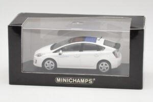 Toyota Prius XW30 Super Branco Minichamps 1:43 PRIUS001 Metal - imagem 4 de 4