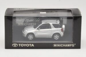 Toyota RAV4 XA20 Prateado Interior Claro Minichamps 1:43 31434205 Metal - imagem 4 de 4
