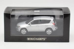 Toyota RAV4 XA30 Prata Minichamps 1:43 400166570 Metal - imagem 4 de 4