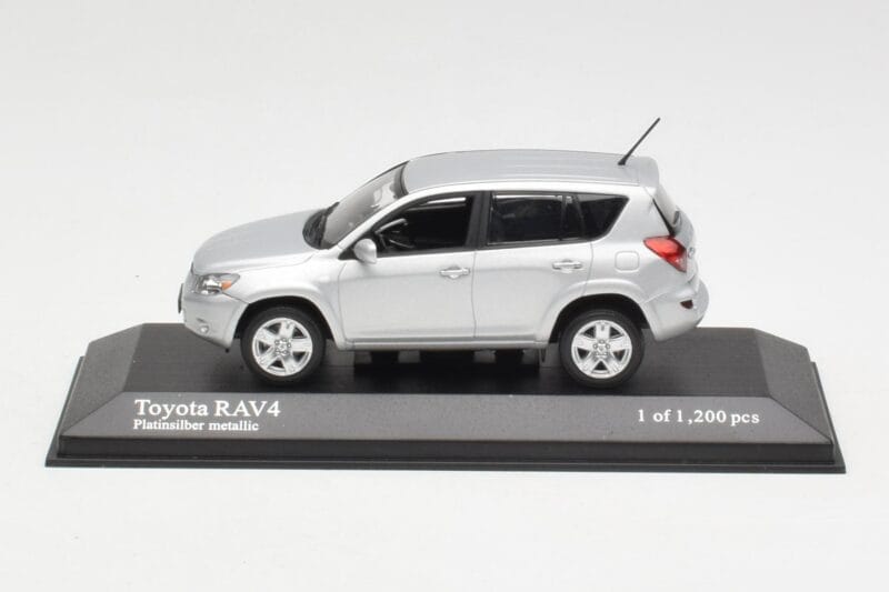 Toyota RAV4 XA30 Prata Minichamps 1:43 400166570 Metal