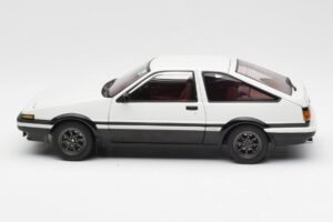 Toyota Sprinter Trueno AE86 New Initial D Movie Legend 1 AUTOart 1:18 78798 Metal - imagem 4 de 8