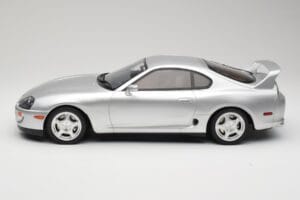 Toyota Supra A80 Prata Kyosho 1:12 KSR12006S Resina - imagem 3 de 6