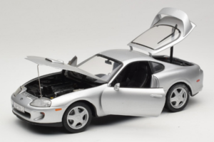 Toyota Supra A80 Prata Kyosho 1:18 08847 Metal - imagem 2 de 8