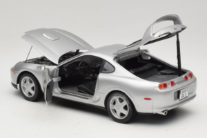 Toyota Supra A80 Prata Kyosho 1:18 08847 Metal - imagem 5 de 8
