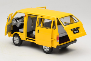 Toyota TJ110 Tianjin Huali Amarelo OEM 1:18 TOYOTA014 Metal - imagem 5 de 8