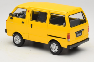 Toyota TJ110 Tianjin Huali Amarelo OEM 1:18 TOYOTA014 Metal - imagem 7 de 8