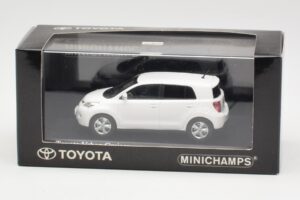 Toyota Urban Cruiser Branco Minichamps 1:43 400166960 Metal - imagem 2 de 3