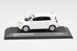 Toyota Urban Cruiser Branco Minichamps 1:43 400166960 Metal