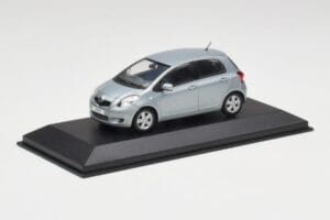 Toyota Yaris Mk2 Glacier Azul Minichamps 1:43 TOYOTA001 Metal - imagem 2 de 4