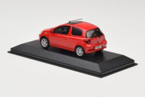 Toyota Yaris TS Vermelho Minichamps 1:43 430166062 Metal - imagem 3 de 4