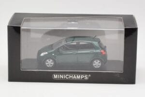 Toyota Yaris XP10 Oxford Green Minichamps 1:43 400166501 Metal - imagem 4 de 4