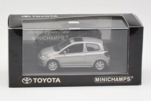 Toyota Yaris XP10 TS Cinzento Minichamps 1:43 TOYOTA007 Metal - imagem 2 de 3