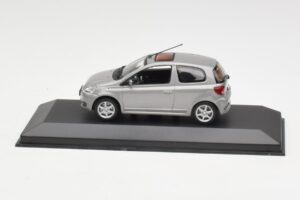 Toyota Yaris XP10 TS Cinzento Minichamps 1:43 TOYOTA007 Metal