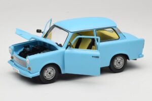 Trabant 601 Azul Sun Star 1:18 4290 Metal - imagem 2 de 8