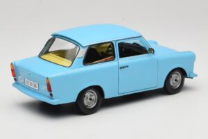 Trabant 601 Azul Sun Star 1:18 4290 Metal - imagem 3 de 8