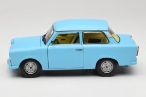 Trabant 601 Azul Sun Star 1:18 4290 Metal - imagem 4 de 8
