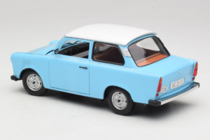 Trabant 601 Deluxe Azul Branco Sun Star 1:18 4286 Metal - imagem 5 de 6