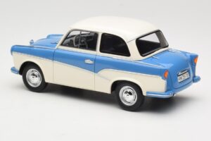 Trabant P50 Azul Claro Creme BoS Models 1:18 BOS035 Resina - imagem 5 de 6