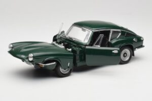 Triumph GT6 Mk3 Verde Sun Star 1:18 1055 Metal - imagem 2 de 8