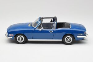 Triumph Stag Mk1 Sapphire Blue Revell 1:18 8815 Metal - imagem 4 de 8