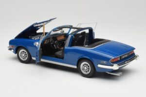 Triumph Stag Mk1 Sapphire Blue Revell 1:18 8815 Metal - imagem 5 de 8