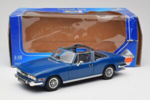 Triumph Stag Mk1 Sapphire Blue Revell 1:18 8815 Metal - imagem 8 de 8