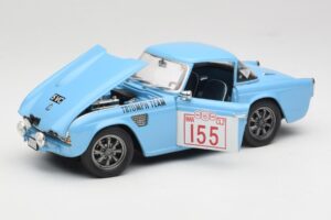 Triumph TR4 Rally Car Revell 1:18 8773 Metal - imagem 2 de 8