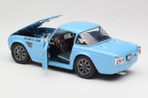 Triumph TR4 Rally Car Revell 1:18 8773 Metal - imagem 5 de 8