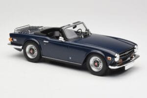 Triumph TR6 PI Azul Escuro Minichamps 1:18 155132032 Metal - imagem 4 de 6