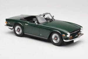 Triumph TR6 PI Verde Escuro Minichamps 1:18 155132030 Metal - imagem 4 de 6