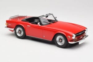 Triumph TR6 PI Vermelho Minichamps 1:18 155132031 Metal - imagem 4 de 6