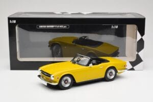 Triumph TR6 RHD Amarelo Minichamps 1:18 155132034 Metal - imagem 6 de 6