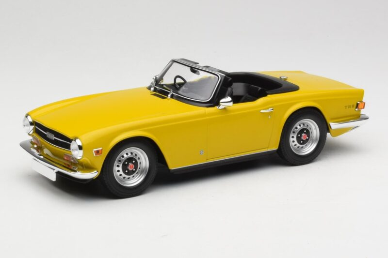 Triumph TR6 RHD Amarelo Minichamps 1:18 155132034 Metal