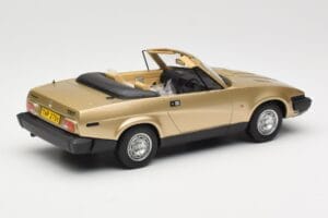 Triumph TR7 DHC Dourado BoS Models 1:18 BOS221 Resina - imagem 2 de 6