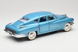 Tucker Torpedo Azul Road Signature 1:18 92268 Metal - imagem 3 de 8