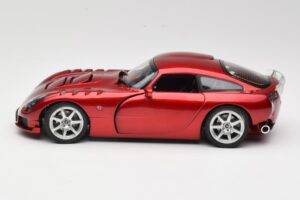 TVR Sagaris Vermelho Revell 1:18 08816 Metal - imagem 4 de 8