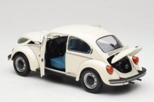Volkswagen 1200 Jeans Bug Branco Minichamps 1:18 150057101 Metal - imagem 5 de 8