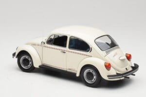 Volkswagen 1200 Jeans Bug Branco Minichamps 1:18 150057101 Metal - imagem 7 de 8