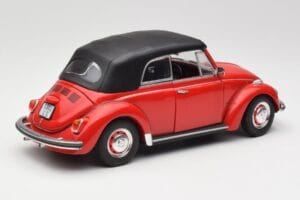 Volkswagen 1302 LS Cabriolet Vermelho Revell 1:18 08470 Metal - imagem 3 de 8