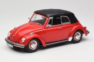 Volkswagen 1302 LS Cabriolet Vermelho Revell 1:18 08470 Metal