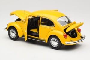 Volkswagen Beetle 1200 Amarelo Minichamps 1:18 150057106 Metal - imagem 5 de 8