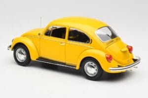 Volkswagen Beetle 1200 Amarelo Minichamps 1:18 150057106 Metal - imagem 7 de 8