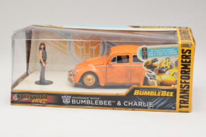 Volkswagen Beetle Bumblebee Transformers With Figure Metals Diecast 1:24 30114 Metal