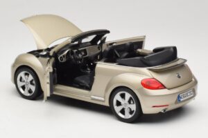 Volkswagen Beetle A5 Cabriolet Cinzento Kyosho 1:18 5C3099302P7W Metal - imagem 5 de 8