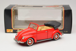 Volkswagen Beetle Cabriolet Vermelho Maisto 1:18 56010 Metal - imagem 8 de 8