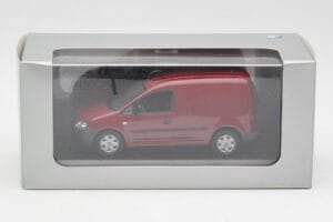 Volkswagen Caddy 2K Vermelho Escuro Minichamps 1:43 CADDY004 Metal - imagem 4 de 4