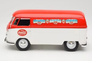 Volkswagen T1 Combi Coca-Cola Solido 1:18 9512 Metal - imagem 4 de 8